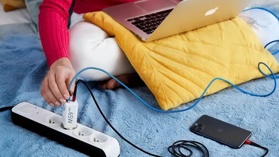 Jak podłączyć telefon do laptopa - proste sposoby na łatwe połączenie