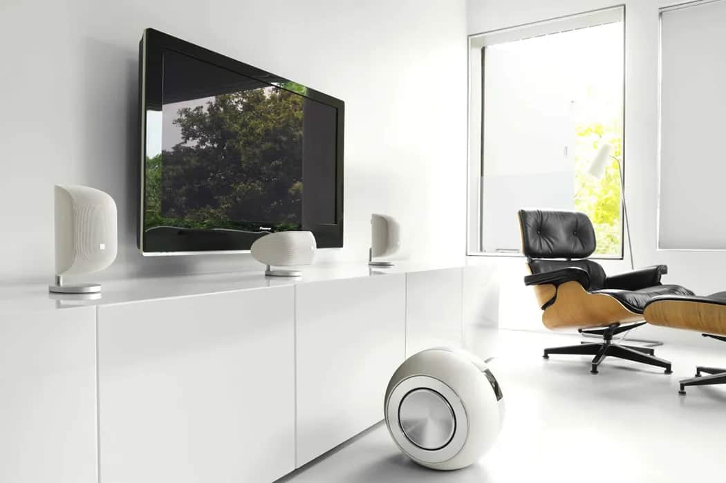 Jaki subwoofer do kina domowego? Odkryj najlepsze modele i porady