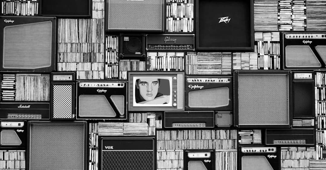 Radio vs. streaming: Jak zmienia się rola muzyki w serialach?